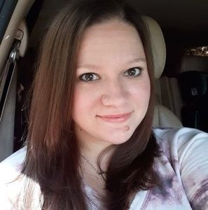 Meet your Posher, Holly